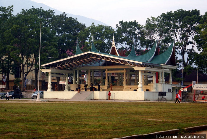 Стадион в Букиттинги Букиттинги, Индонезия