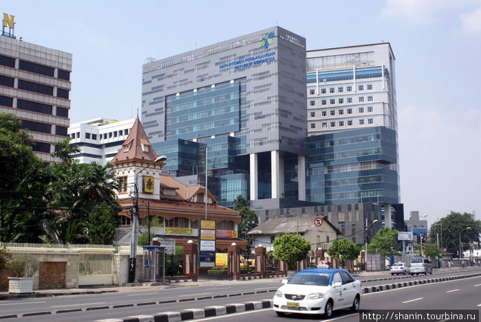 Улица в центре Джакарты Джакарта, Индонезия