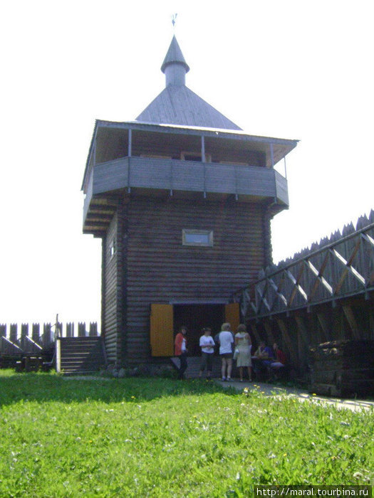Сторожевая башня — символ Усть-Шексны Рыбинск, Россия