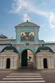 Северные (Екатерининские ворота). XVIII в.Являются главным входом в Свято-Троицкий Ипатьевский монастырь.