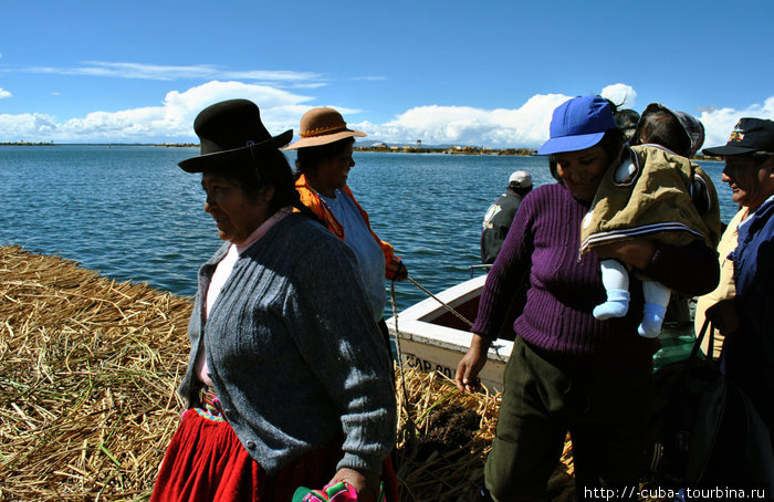 Плавучие острова Титикаки Урос плавающие острова, Перу