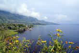 Вид на озеро Тоба с острова Самосир