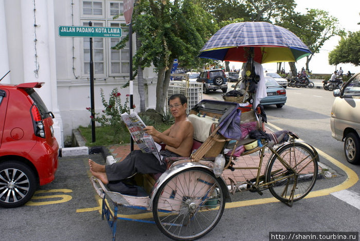 Велорикша в ожидании клиентов Джорджтаун, Малайзия
