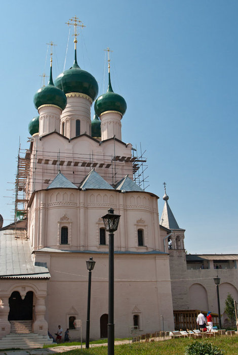 Надвратная церковь Иоанна Богослова. Дата постройки: 1683. Ростов, Россия