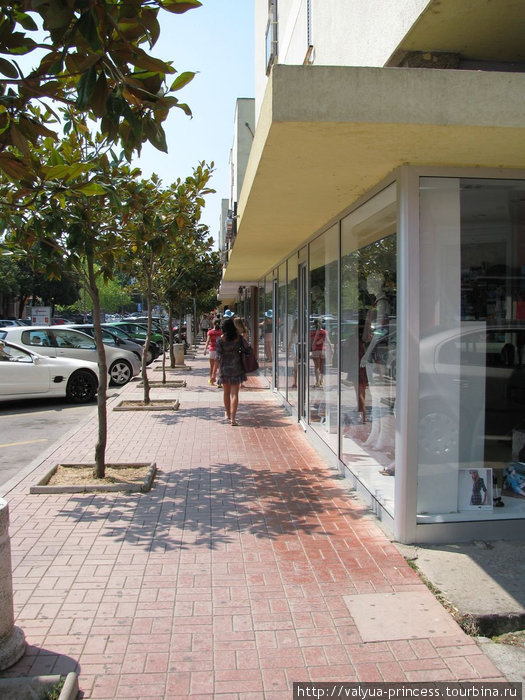 улица с бутиками Черногория