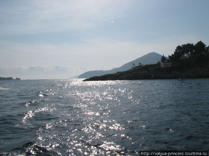 Прогулка на кораблике вдоль побережья Черногория