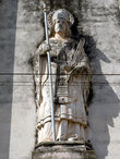 Статуя на соборе