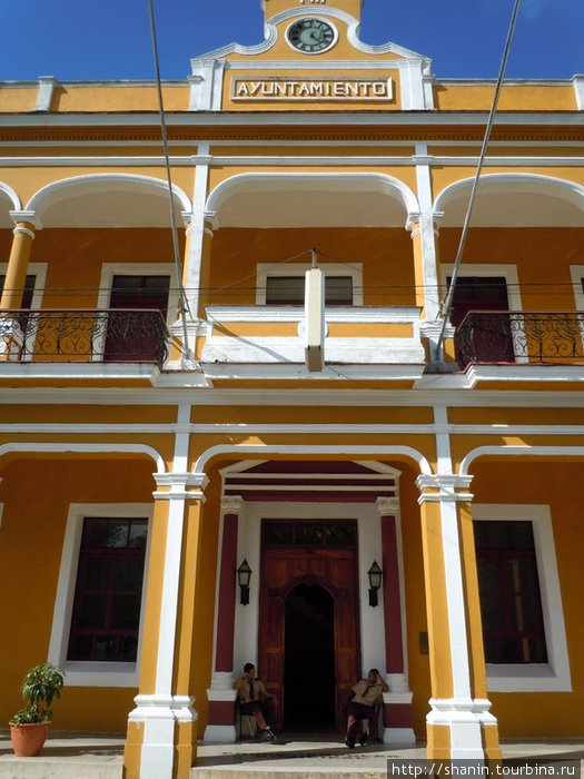Дом с балконами Сьего-де-Авила, Куба