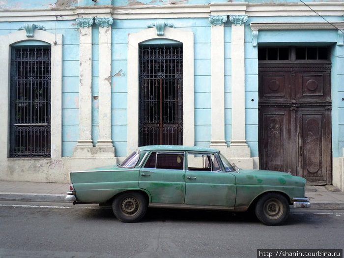Припаркованная машина Камагуэй, Куба