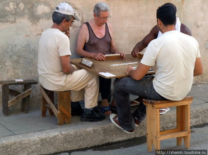 Игроки в домино Камагуэй, Куба