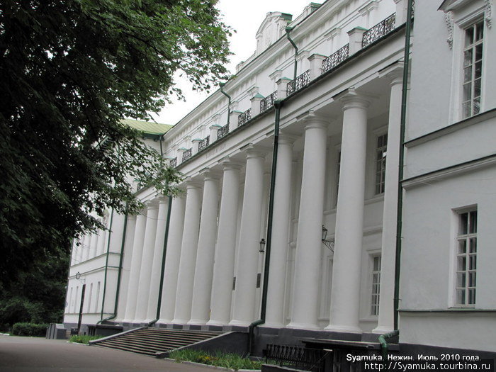 Гимназия, где учился Н. В. Гоголь. Украина