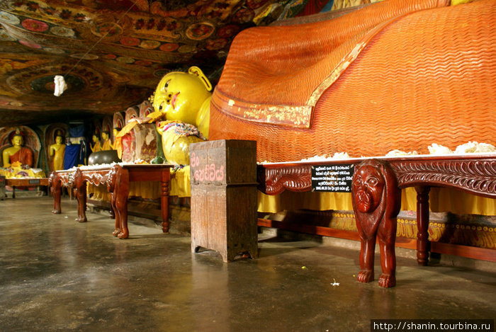 Будда в пещере Матале, Шри-Ланка