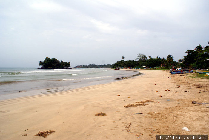На пляже Велигама, Шри-Ланка