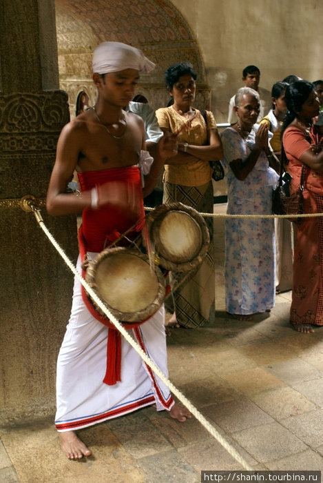 Барабанщик Канди, Шри-Ланка
