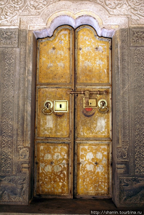 Дверь Канди, Шри-Ланка
