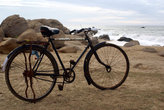 Велосипед на берегу моря