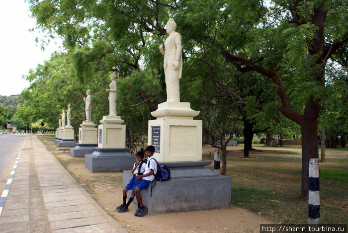 Аллея памятников Михинтале, Шри-Ланка