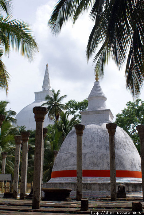 Две ступы Михинтале, Шри-Ланка