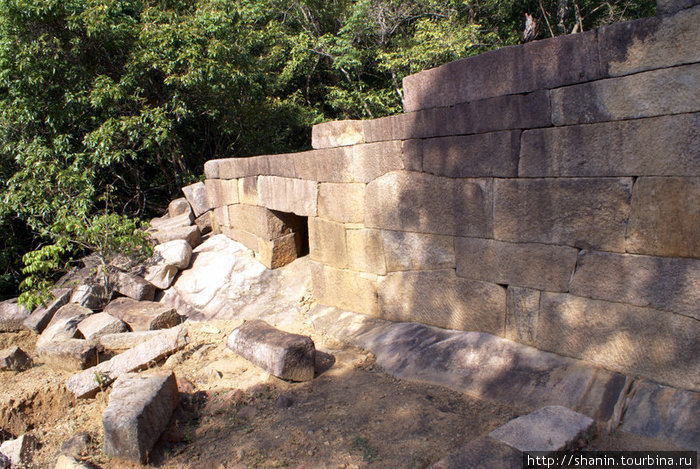 Стена Ритигала Заповедник, Шри-Ланка