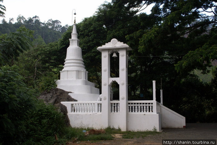 Храм Дова Бандаравела, Шри-Ланка