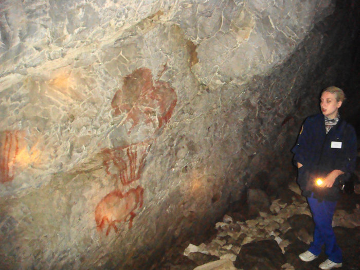 Наскальные рисунки в пещере Старосубхангулово, Россия