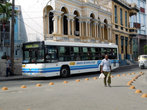 Городской автобус — не смотрите, что на нем написано Гавана, жто в Сантьяго-де-Куба