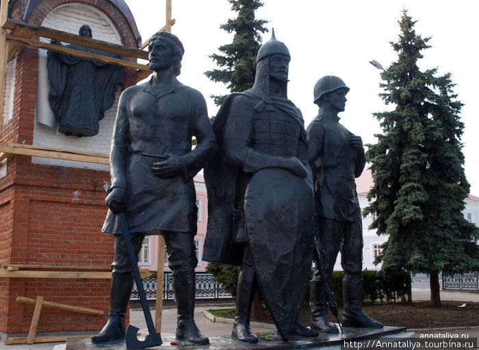 Памятник, посвященных сражениям в различных войнах Елец, Россия
