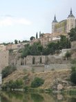 Толедо — первая столица Испании, город знаменитых испанских клинков и Эль Греко, включенный в список Всемирного наследия ЮНЕСКО.
Вид на Алькасар.