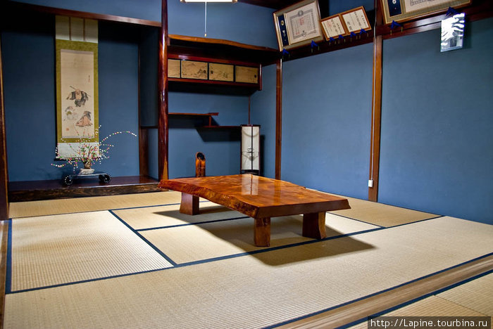 Внутри Вада-кэ: роскошный столик Огимати, Япония