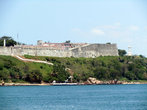 Крепость на противоположном берегу