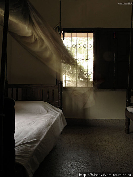 Комната для гостей в монастыре Раджгир, Индия