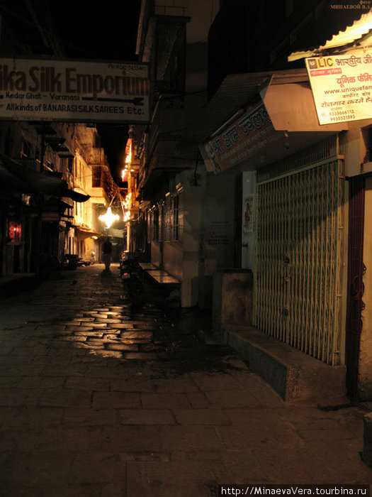Ночной город Варанаси, Индия