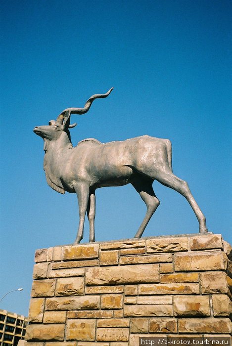 Памятник зверю Гобабис, Намибия