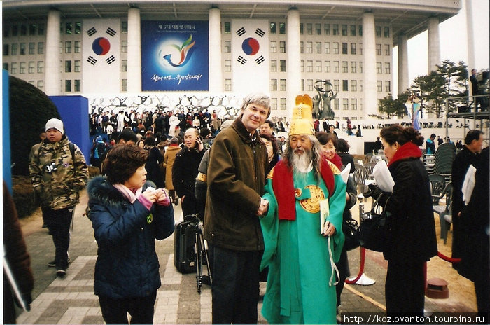 Встреча с духовным руководителем буддистов после окончания церемонии инаугурации. Сеул, Республика Корея