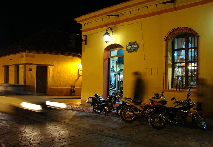 Мексиканский  колониальный  город Сан-Кристобаль-де-Лас-Касас, Мексика