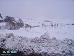 Обратно ехал через другой перевал и всем настоятельно советую зимой ехать через Мукачево-Свалява-Сколе, более безопасно. Снегопад прошел внезапный, выпало до метра снега.