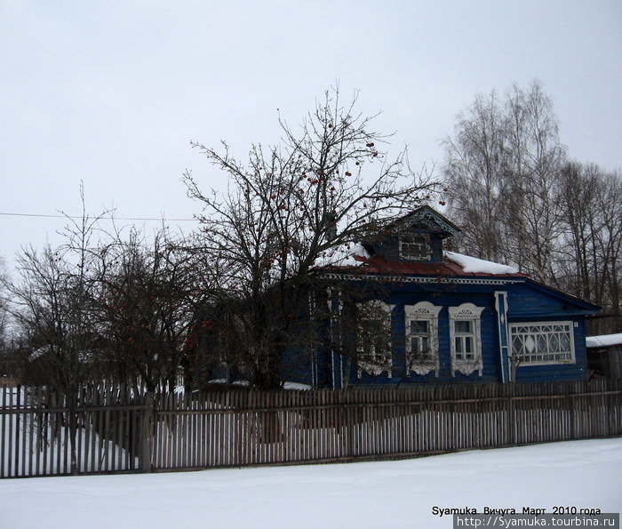 Вокруг домов — огороды, сады с не оборванными яблоками, дощатые заборы... Вичуга, Россия