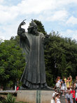Памятник Григорию Нинскому