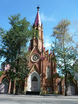 В районе площади Кирова находится еще один храм — римско-католический костел успения Богородицы, построенный в 1884 г.  Сейчас это Органный зал.