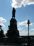 Памятник императору Александру III воздвигнут в ознаменование завершения строительства Великого сибирского железнодорожного пути.