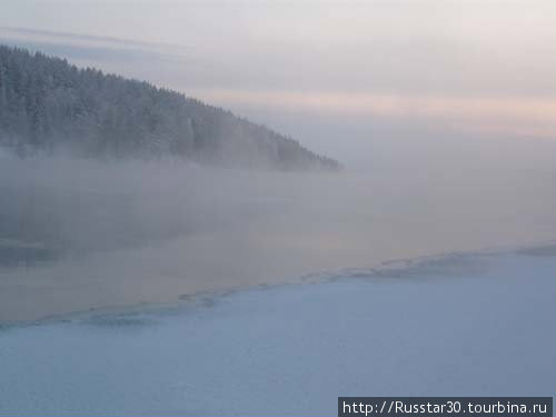 Полярные зори и не замерзающие реки Полярные Зори, Россия