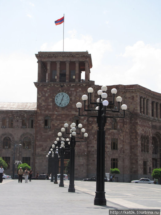 Площадь Республики. Правительство Армении Ереван, Армения