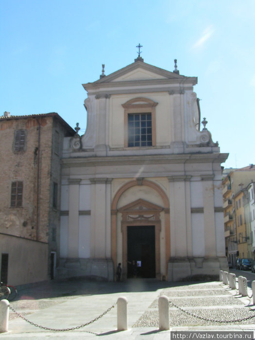 Фасад церкви Парма, Италия
