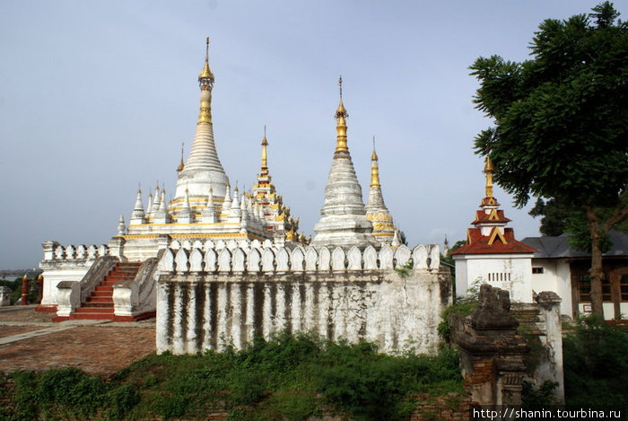 Белые ступы Амарапура, Мьянма