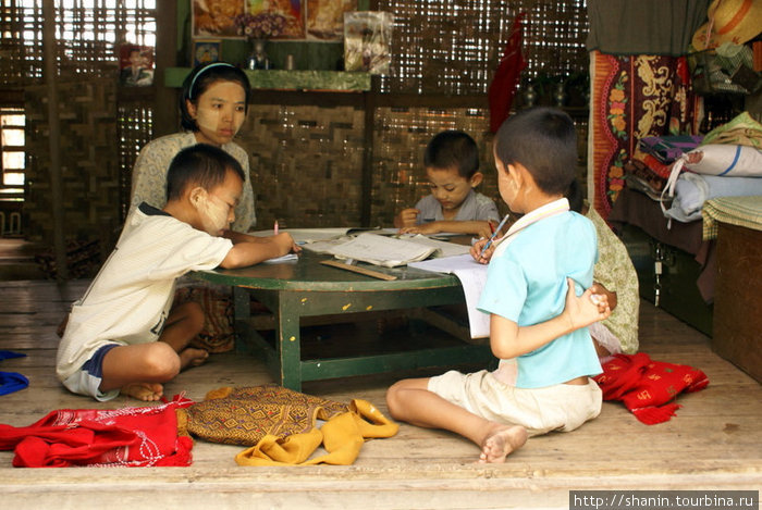 Мини-школа Мингун, Мьянма