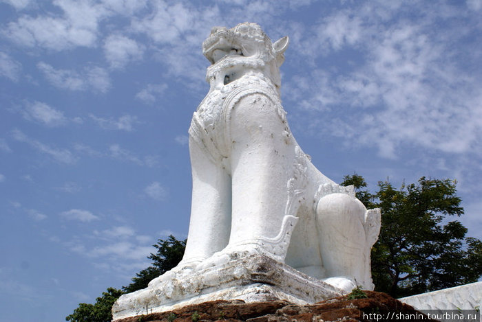 Белый лев Мингун, Мьянма