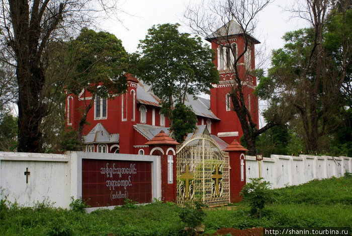 Английская кирпичная церковь Пьин-У-Львин, Мьянма