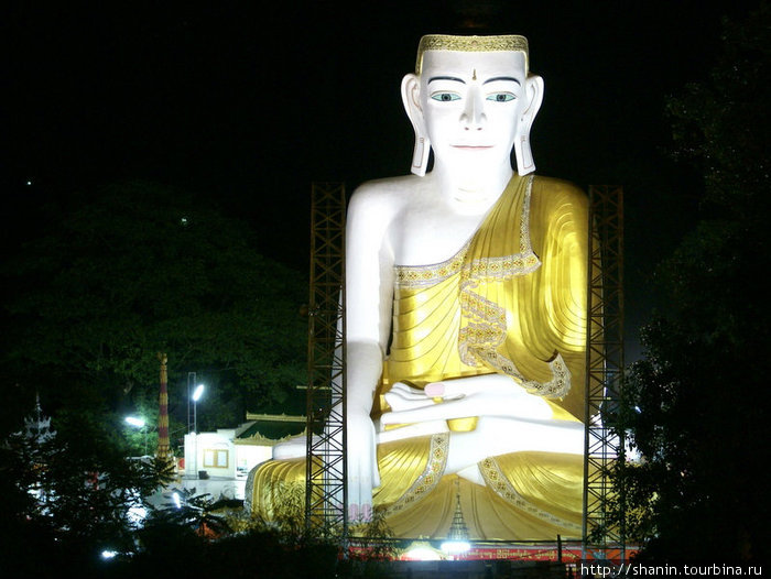 Будда у пагоды Сетатги Пая Пья, Мьянма