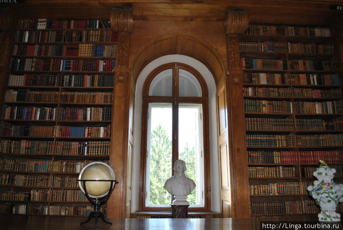 Феноменальная библиотека, сейчас в ней около 100 тыс. книг Кестхей, Венгрия