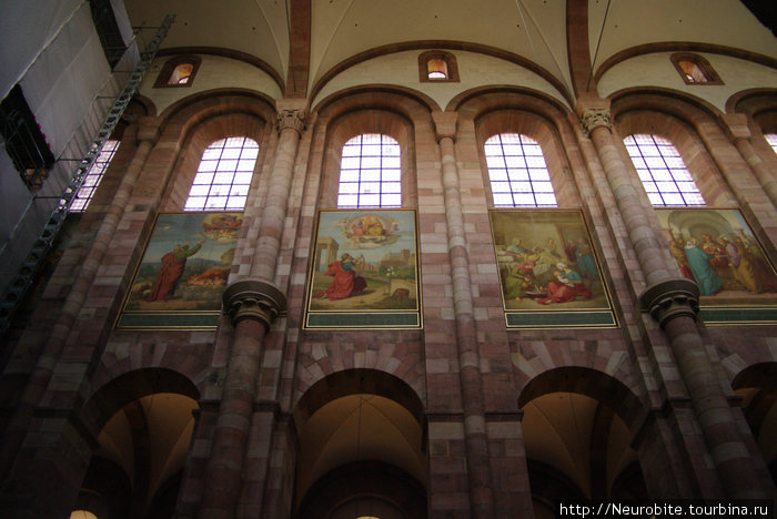 Главный зал и картины Шпайер, Германия
